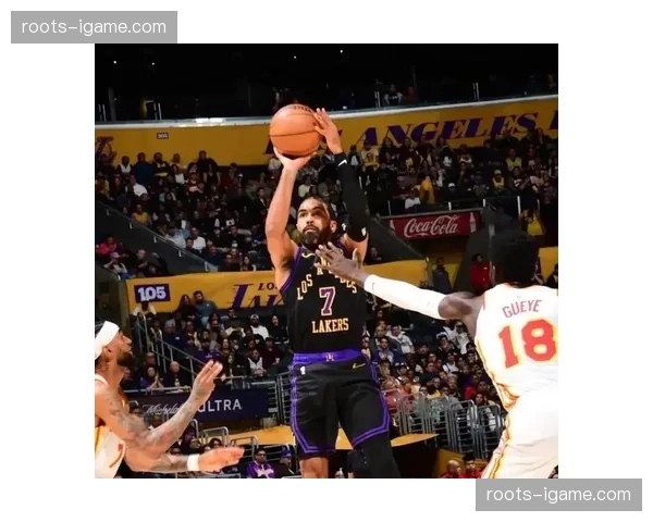 湖人肯纳德16篮板11助攻 改打控卫后篮板拼抢提升